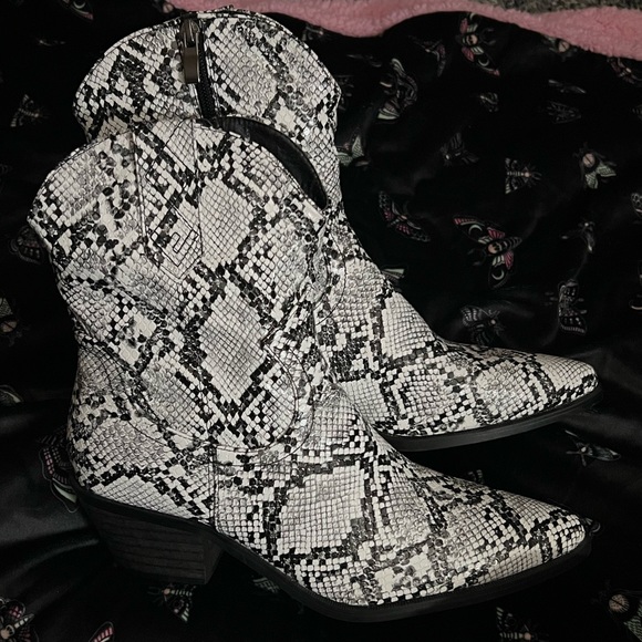 Faux Python Booties - Picture 2 of 6